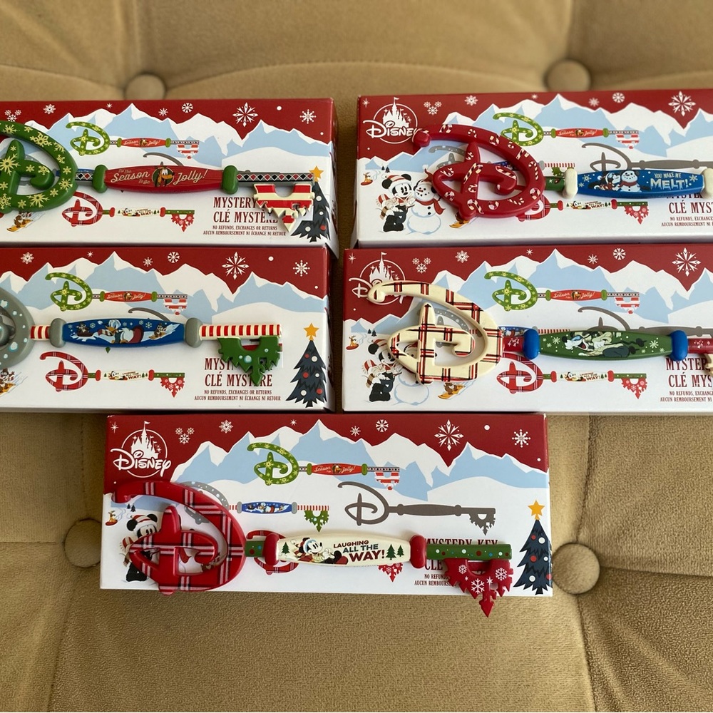Disney 2021 rare Christmas key set